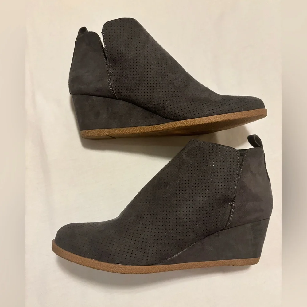 DV by Dolce Vida, gray perforated suede wedge, 8 - Picture 2 of 8